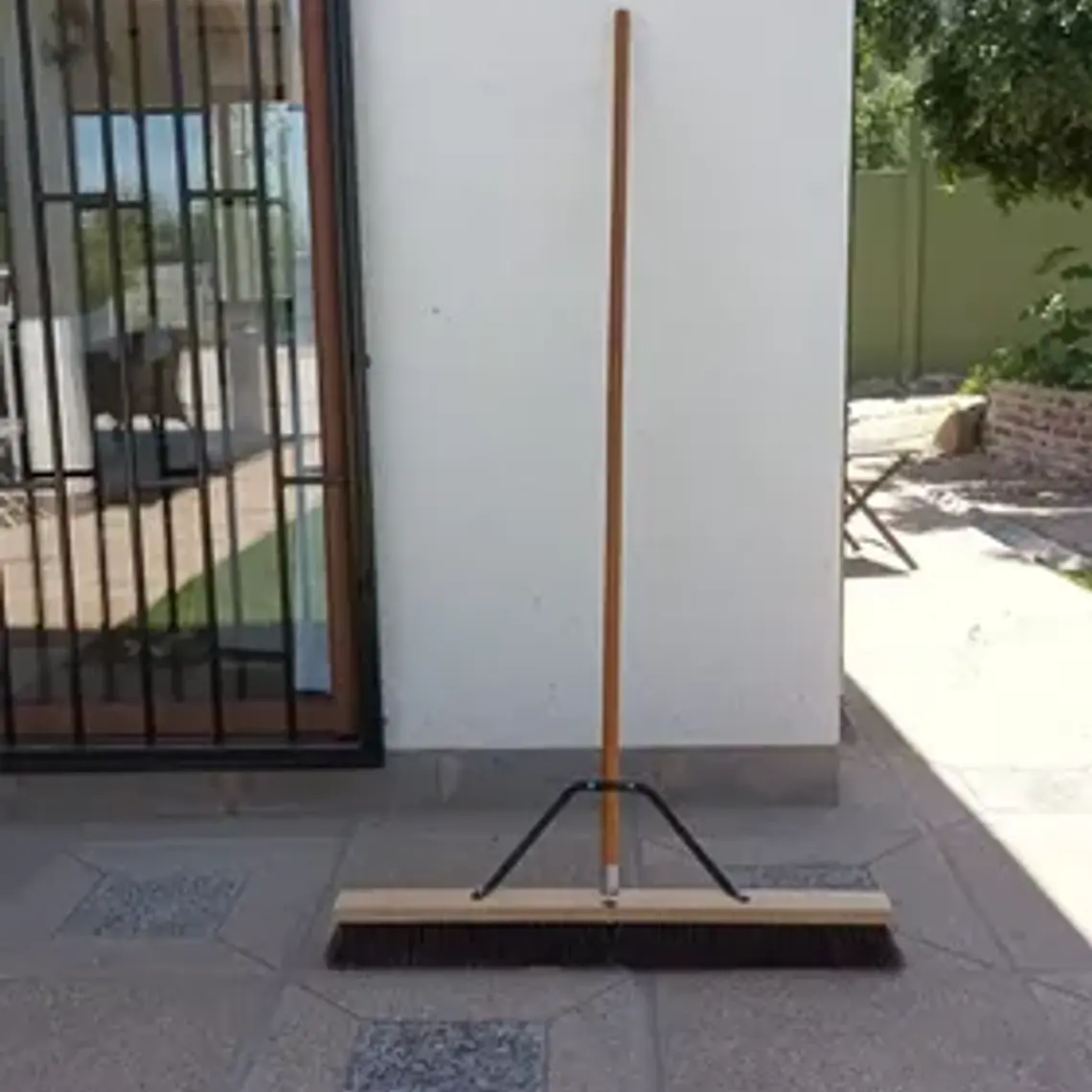 Escobillón Municipal Xxxl 80 Cms Soportes De Metal Calidad 2