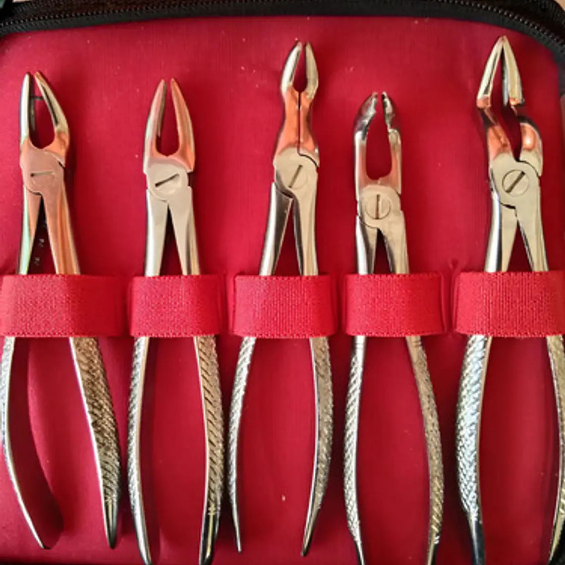 Fórceps Dentales Adultos Set De 10u Estuche Incluido 4