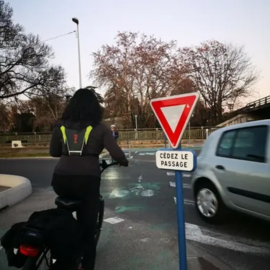 Arnés Led Mochila Chaleco Con Control Bicicleta Santiago 9