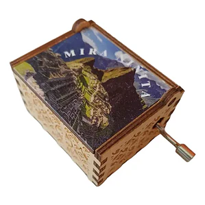 Caja Musical De Madera Con Manivela Los Jaibas Mira Niñita