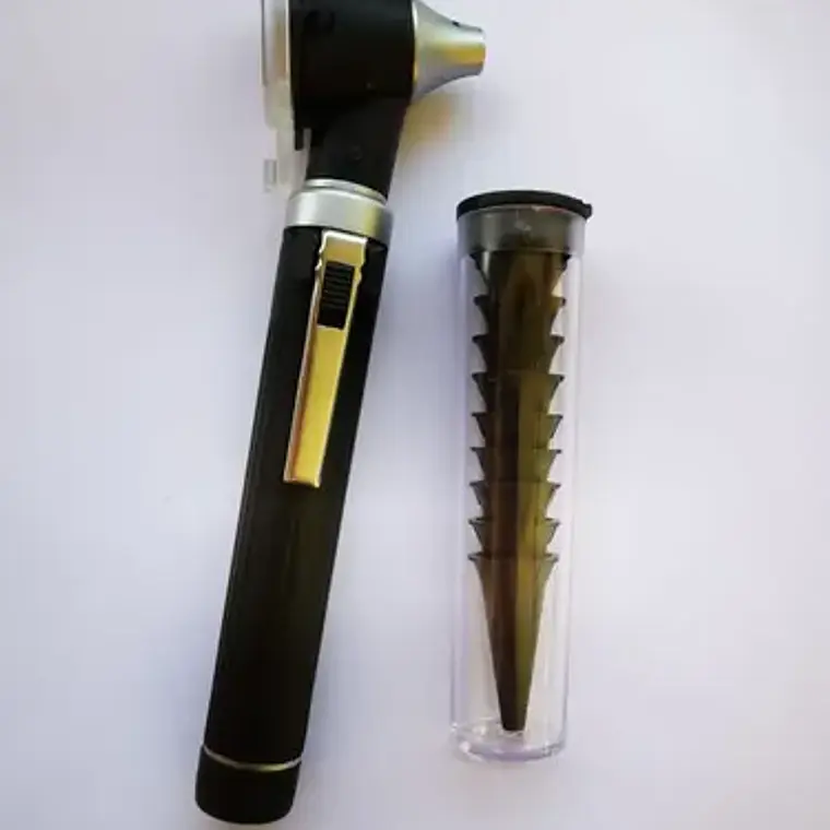 Otoscopio Y Oftalmoscopio Set Medico Reflejo Santiago 13