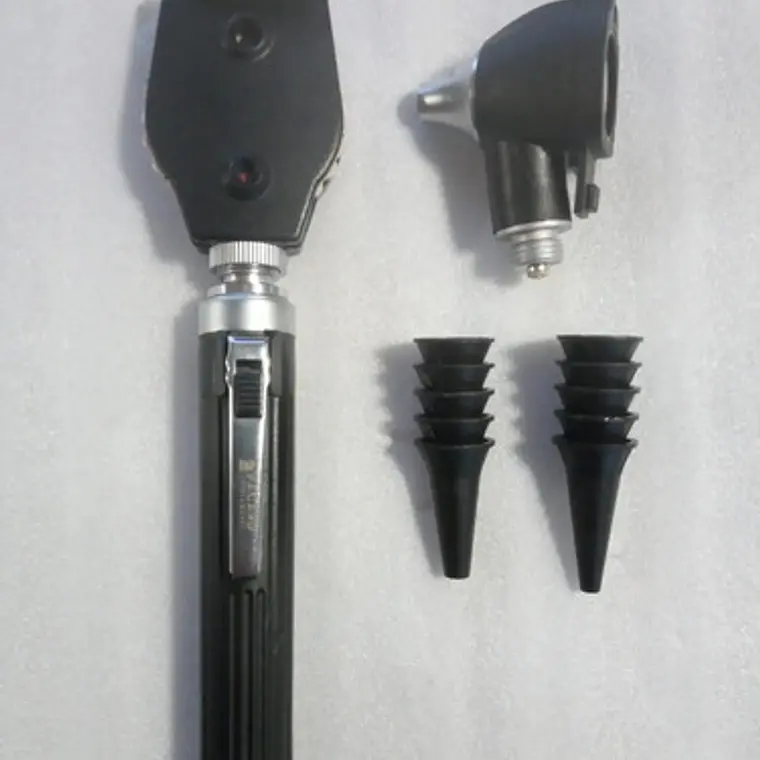 Otoscopio Y Oftalmoscopio Set Medico Reflejo Santiago 17
