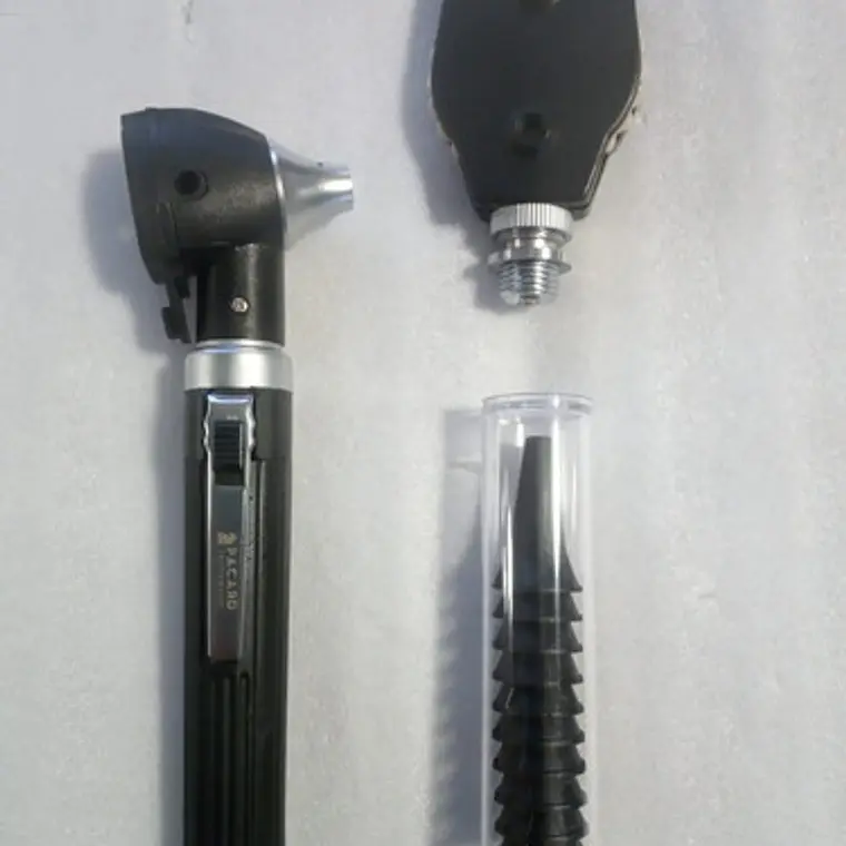 Otoscopio Y Oftalmoscopio Set Medico Reflejo Santiago 19