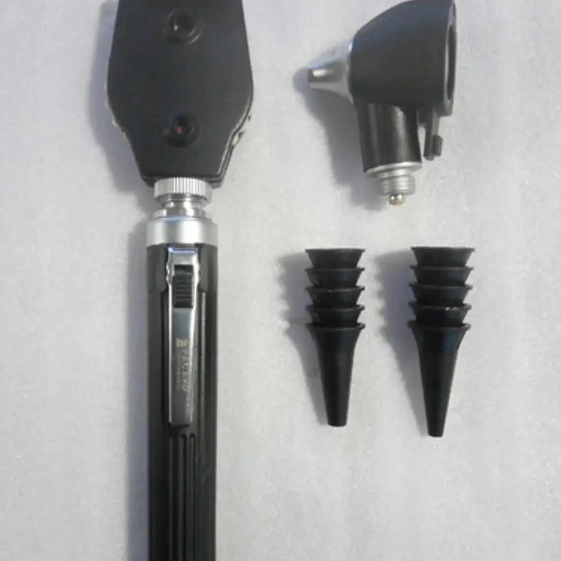 Otoscopio Y Oftalmoscopio Set Medico Reflejo Santiago 17