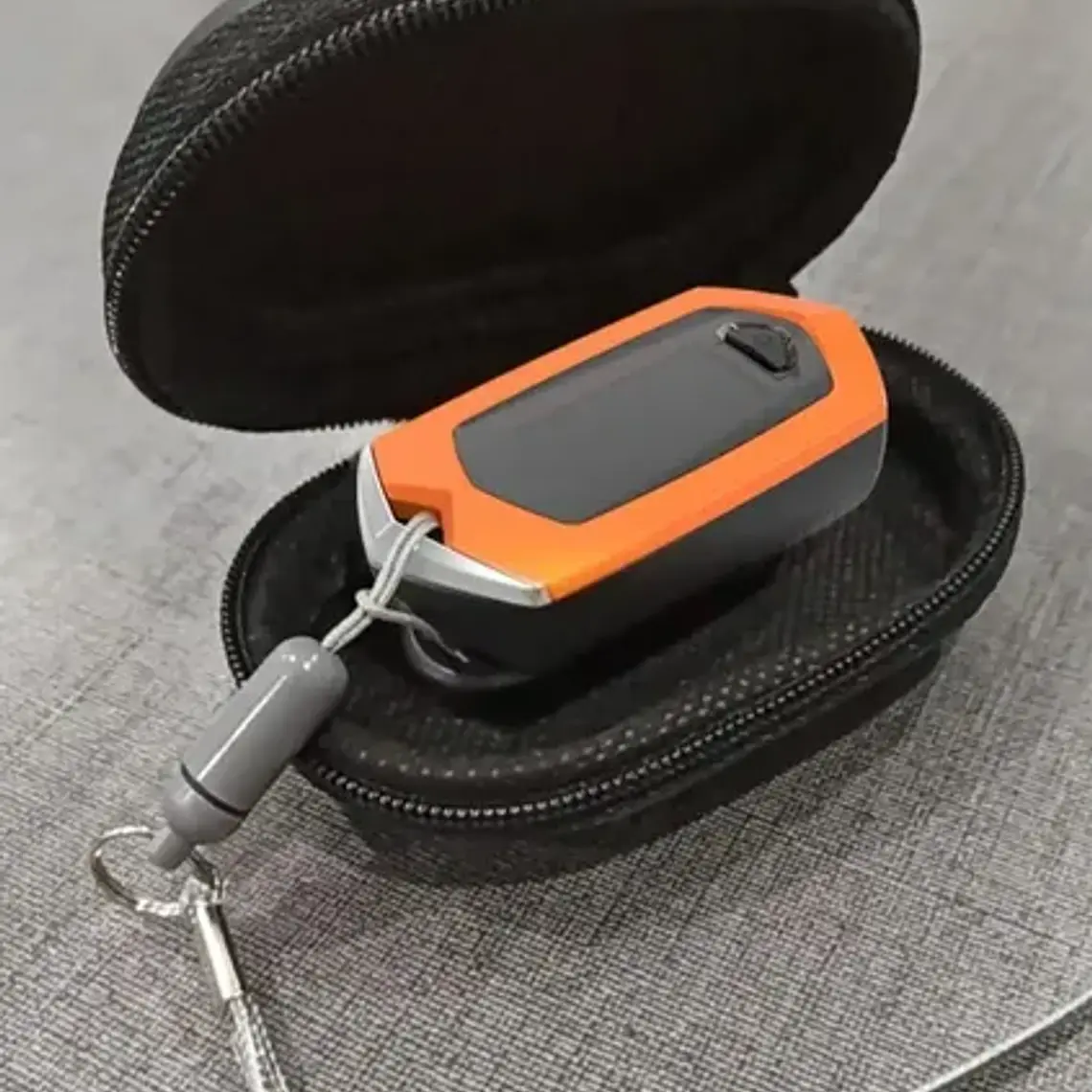 Saturometro Oximetro Recargable Colores Usb Con Estuche Stgo 8
