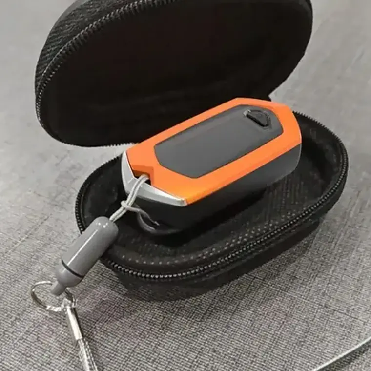Saturometro Oximetro Recargable Colores Usb Con Estuche Stgo 8
