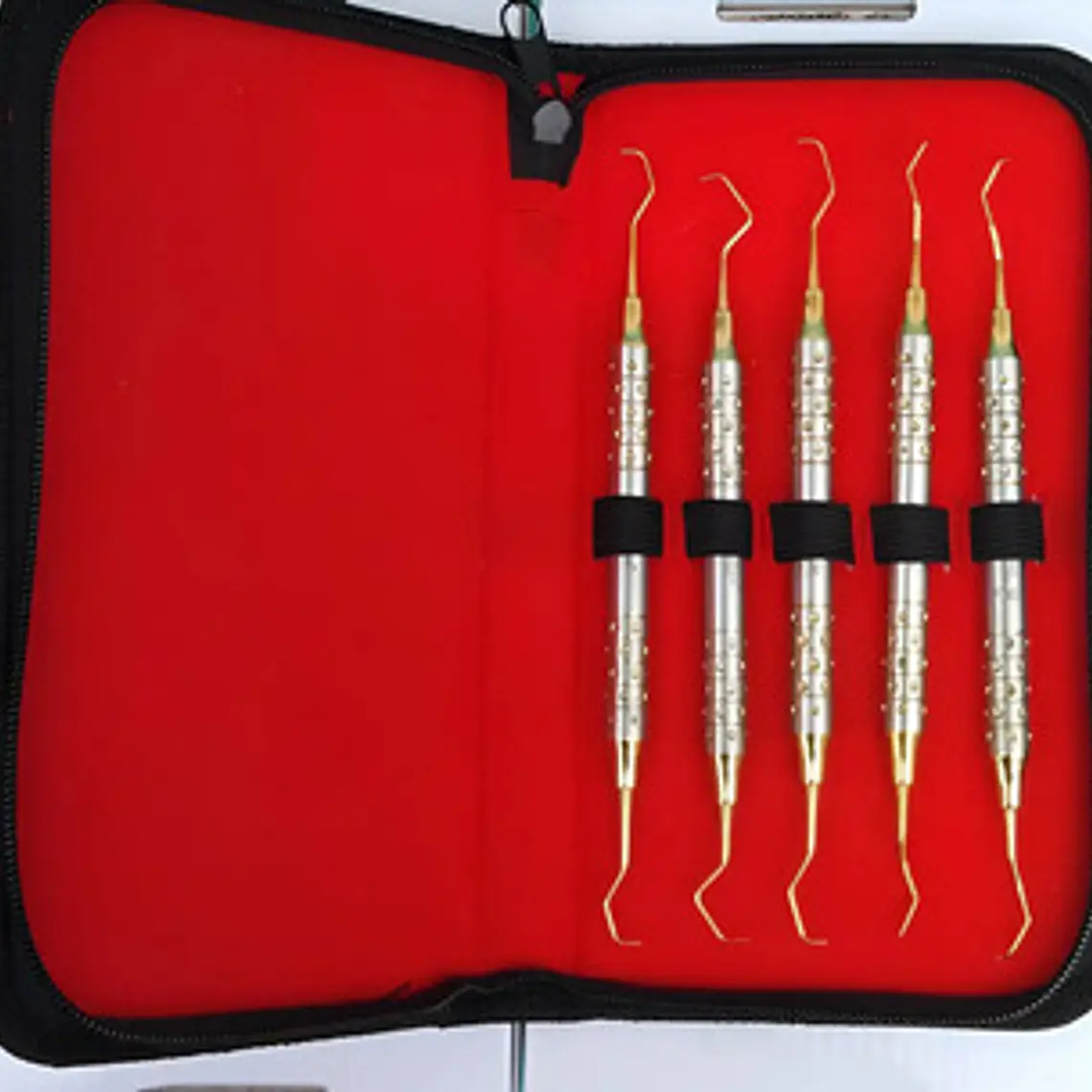 Set De 5 Curetas Estilo Gracey Periodoncia Pacard En Estuche Color Dorado 2