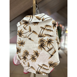 Guayabera blanca con palmeras 