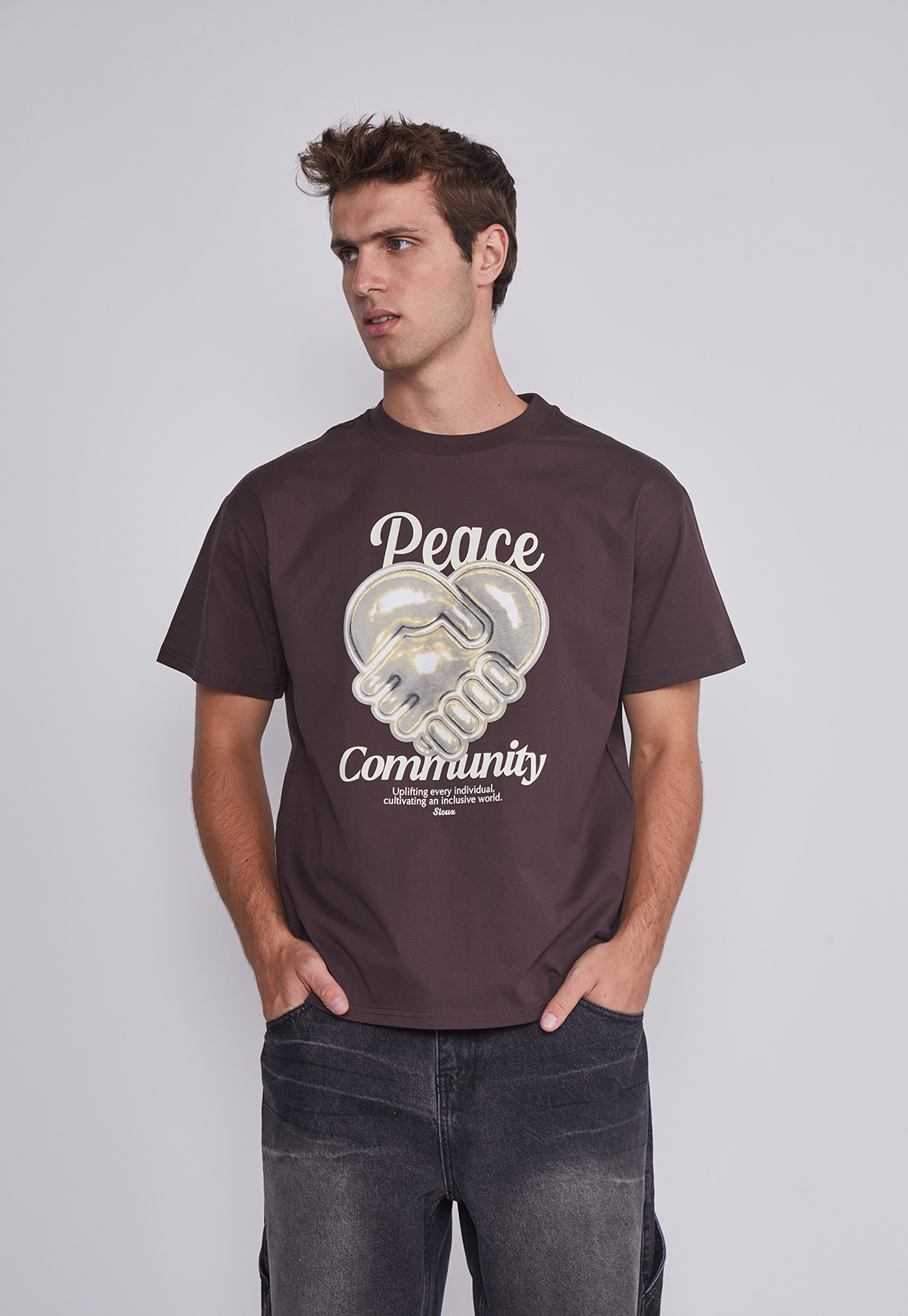 Polera Hombre Corazon Manos Café Sioux 1