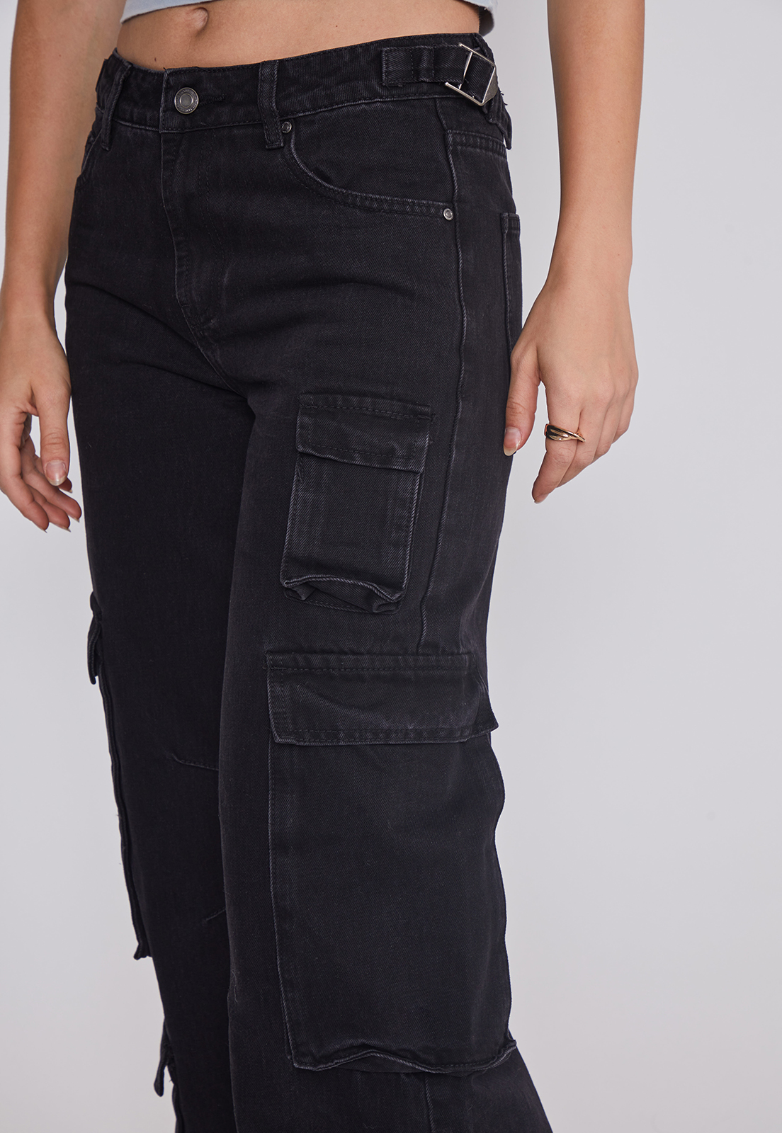 Jeans Mujer Cargo Ajustador Negro Sioux 3