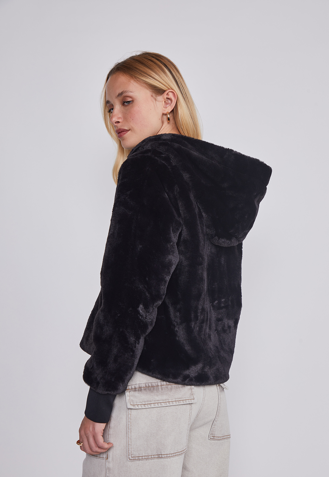 Polar Mujer Con Cierre Negro Sioux 4