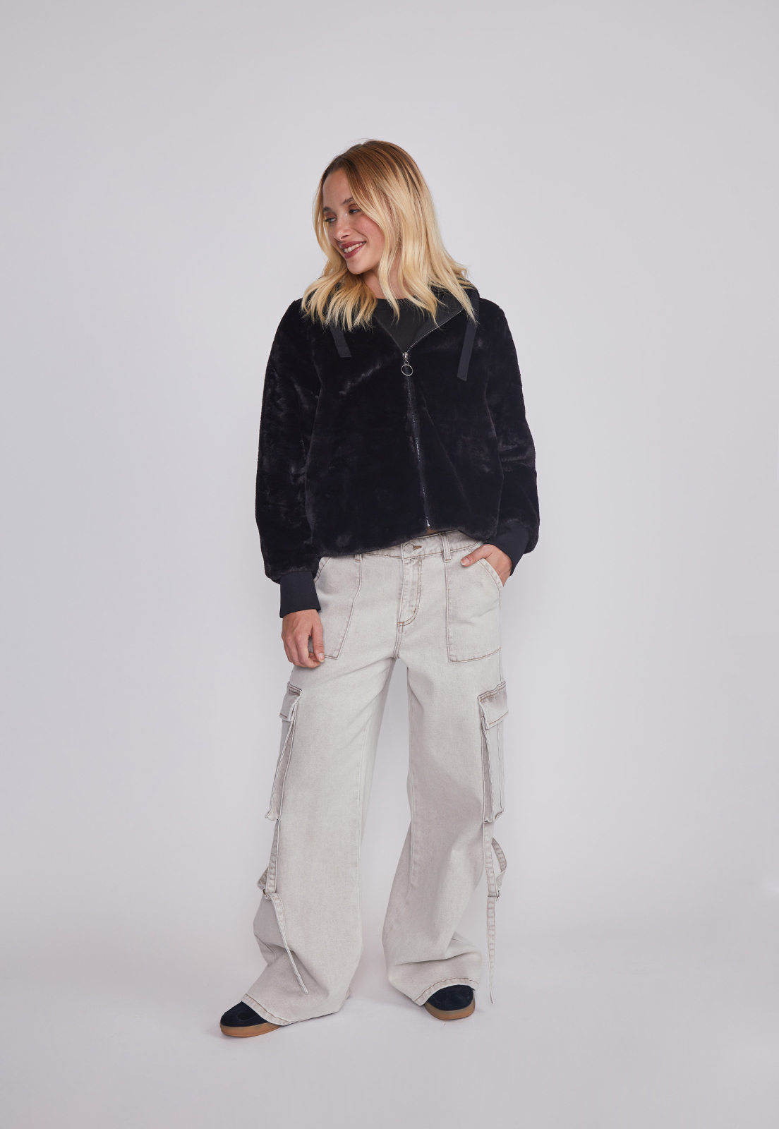 Polar Mujer Con Cierre Negro Sioux 5