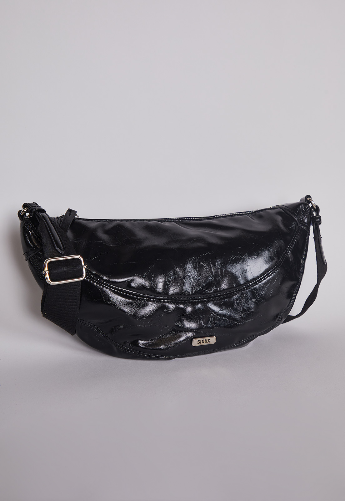 Cartera Crossbody Medialuna Negro Sioux 1