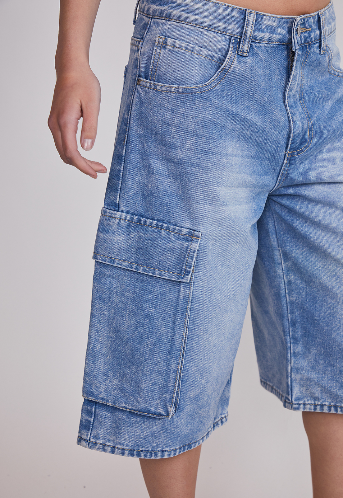 Short Mujer Cargo Tiro Alto Celeste Sioux 3