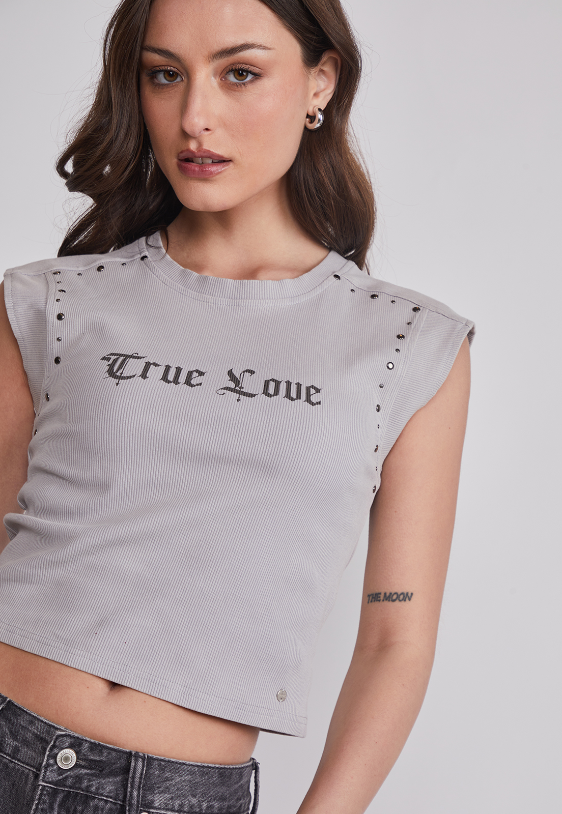 Polera Mujer Tachas Estampado Gris Sioux 5