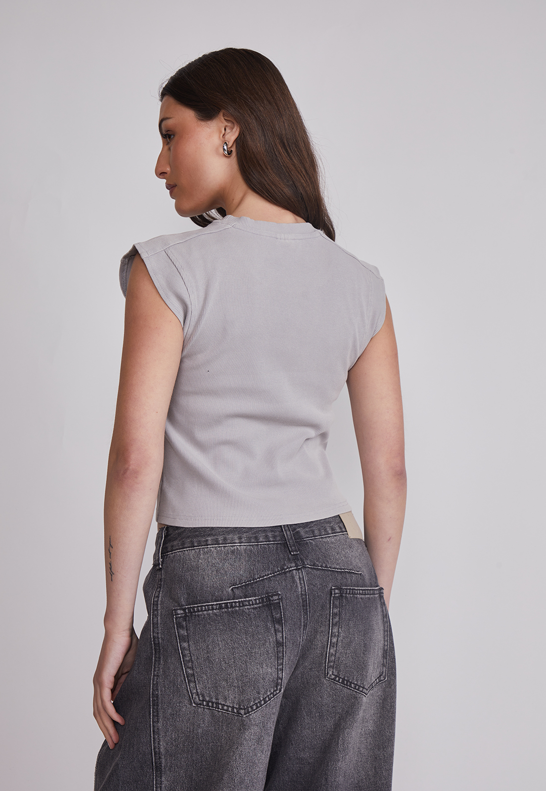 Polera Mujer Tachas Estampado Gris Sioux 2