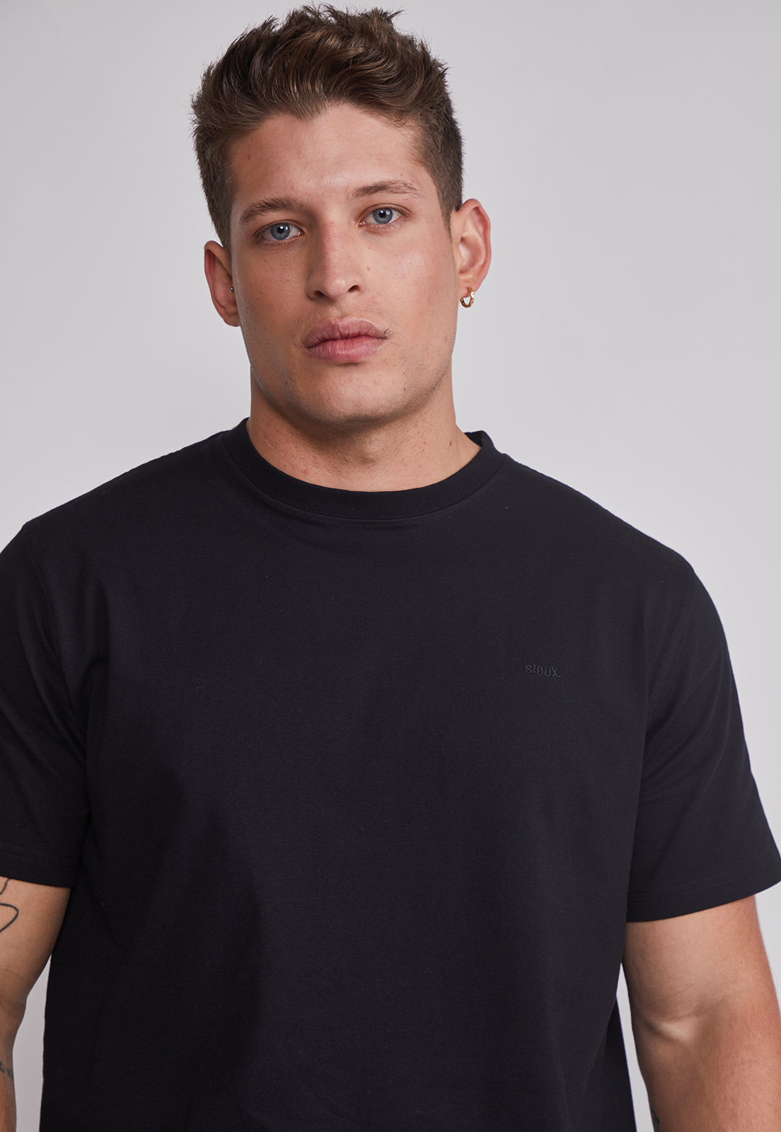 Polera Hombre Basic Negro Sioux 4