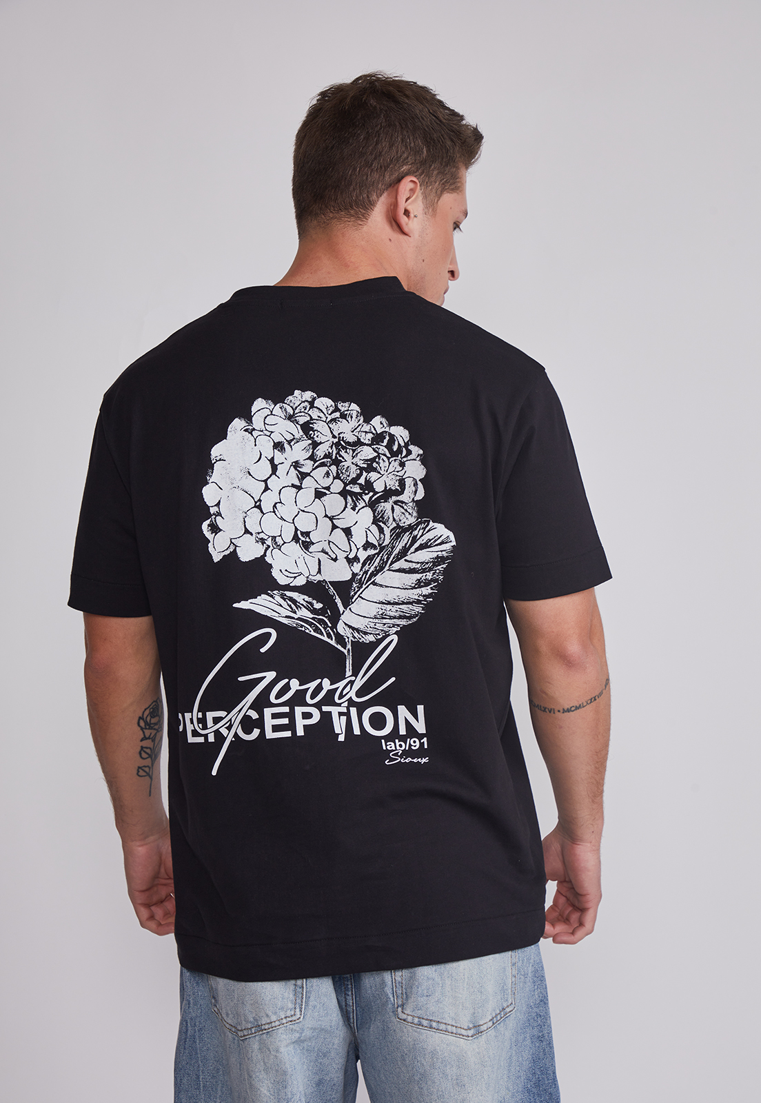 Polera Hombre Flor Grande Negro Sioux 2