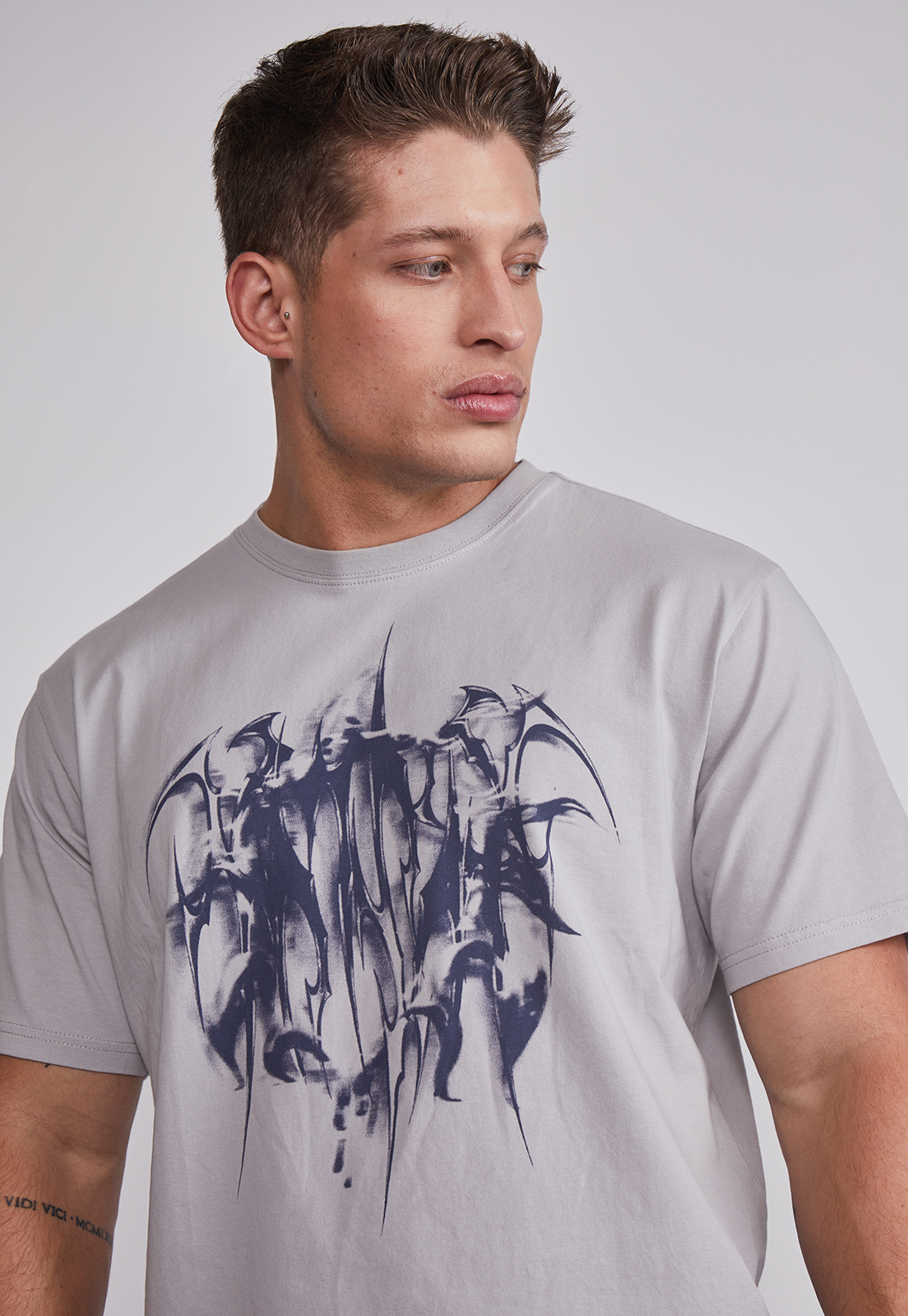 Polera Hombre Death Print Gris Sioux 5