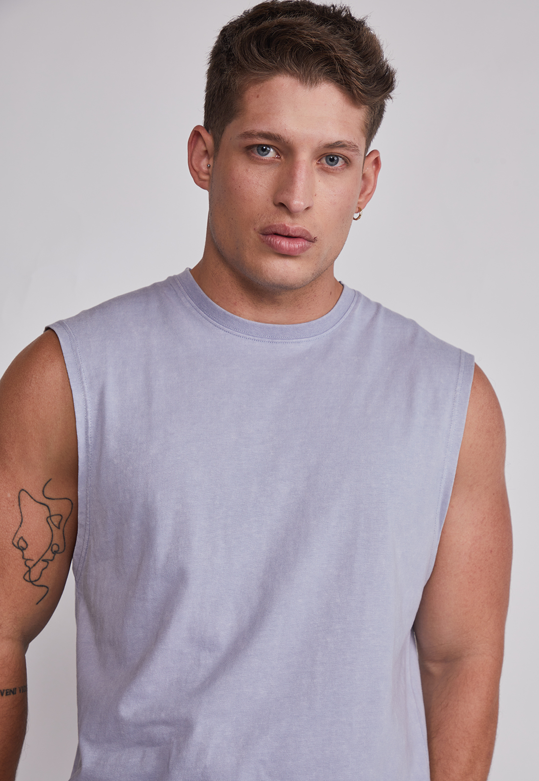 Polera Sin Manga Hombre Lavada Jersey Gris Sioux 5