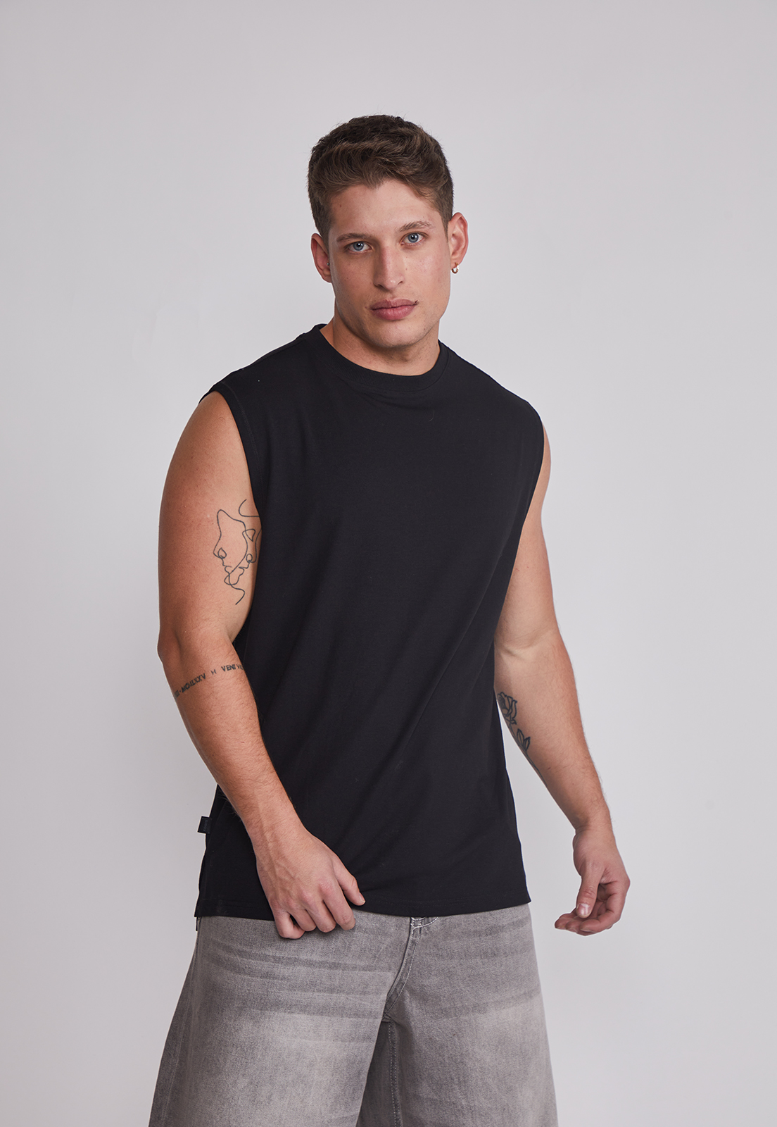 Polera Sin Manga Hombre Oversize Sport Negro Sioux 1