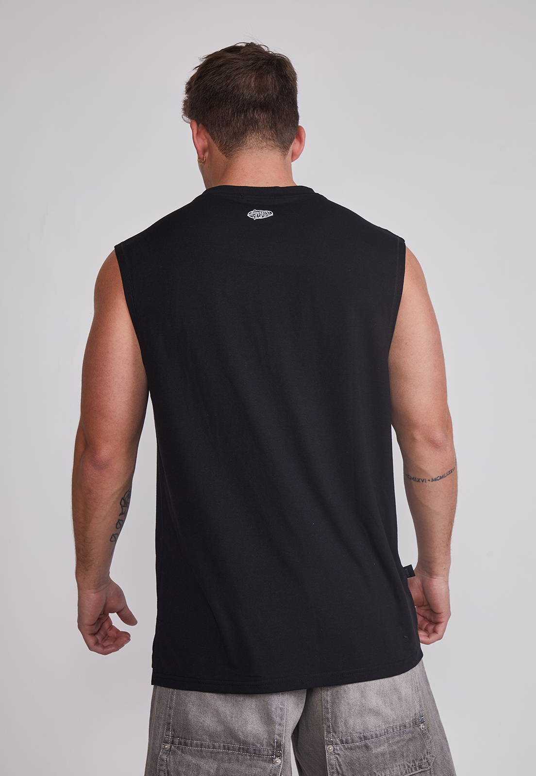 Polera Sin Manga Hombre Oversize Sport Negro Sioux 2