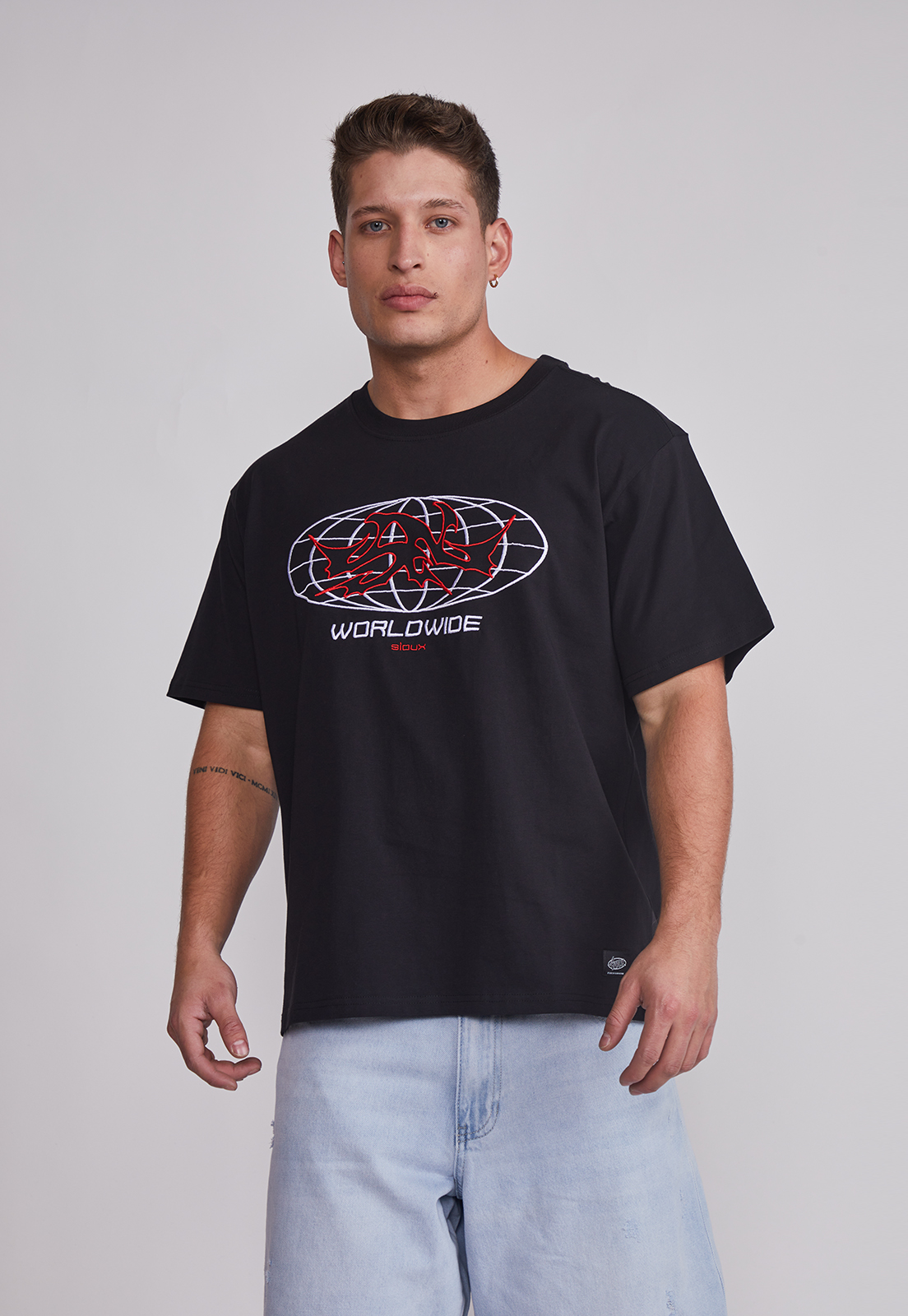 Polera Hombre Bordado Oversize Negro Sioux 1