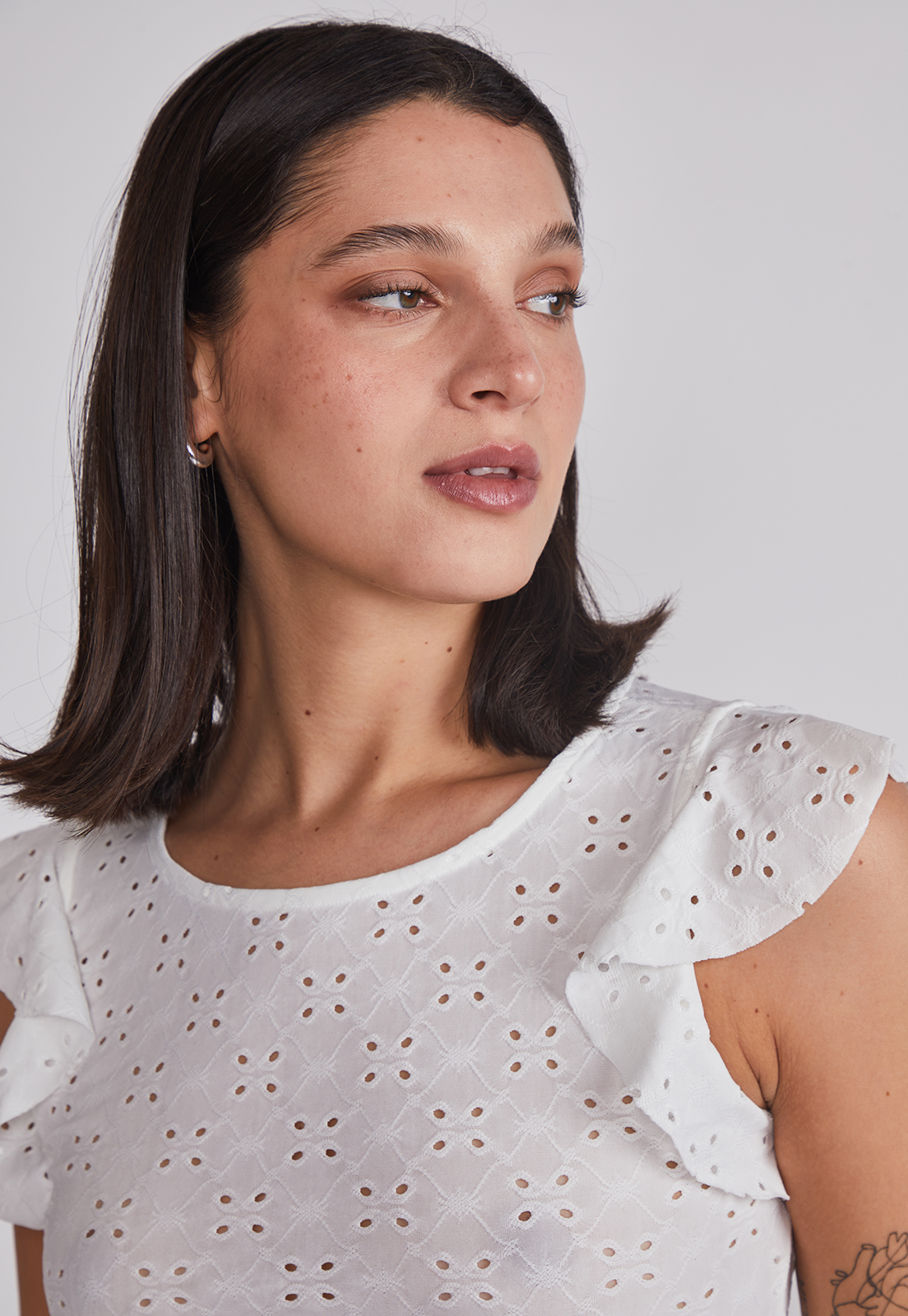 Polera Mujer Texturada Broderie Blanco Sioux 5