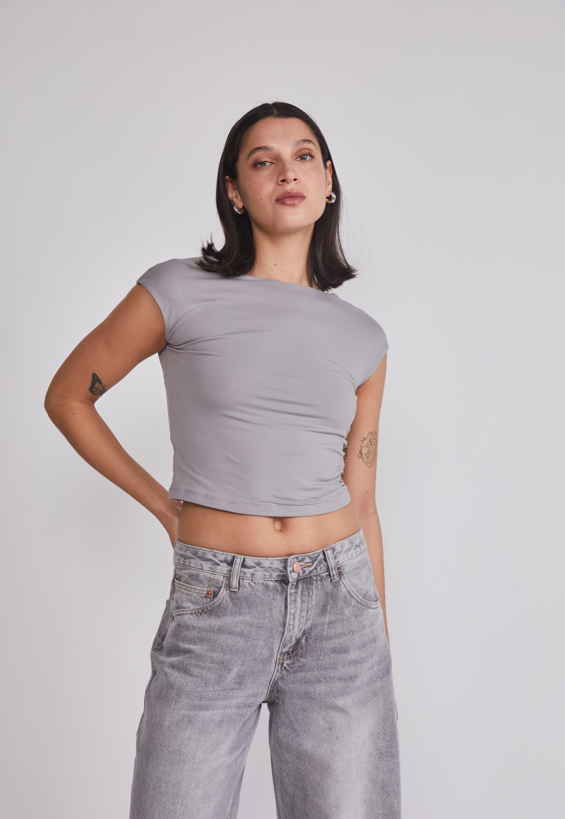 Polera Mujer Espalda Rebajada Gris Sioux 1