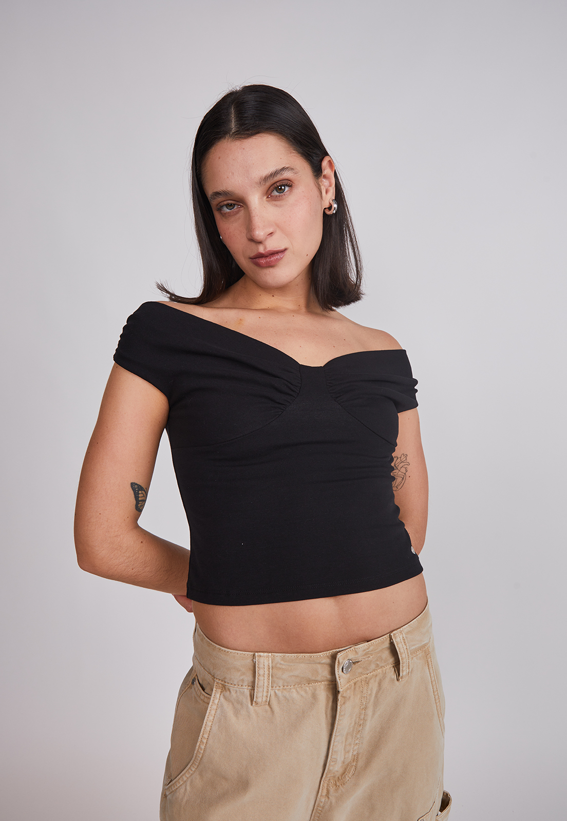 Polera Mujer Pliegues Hombros Negro Sioux 4