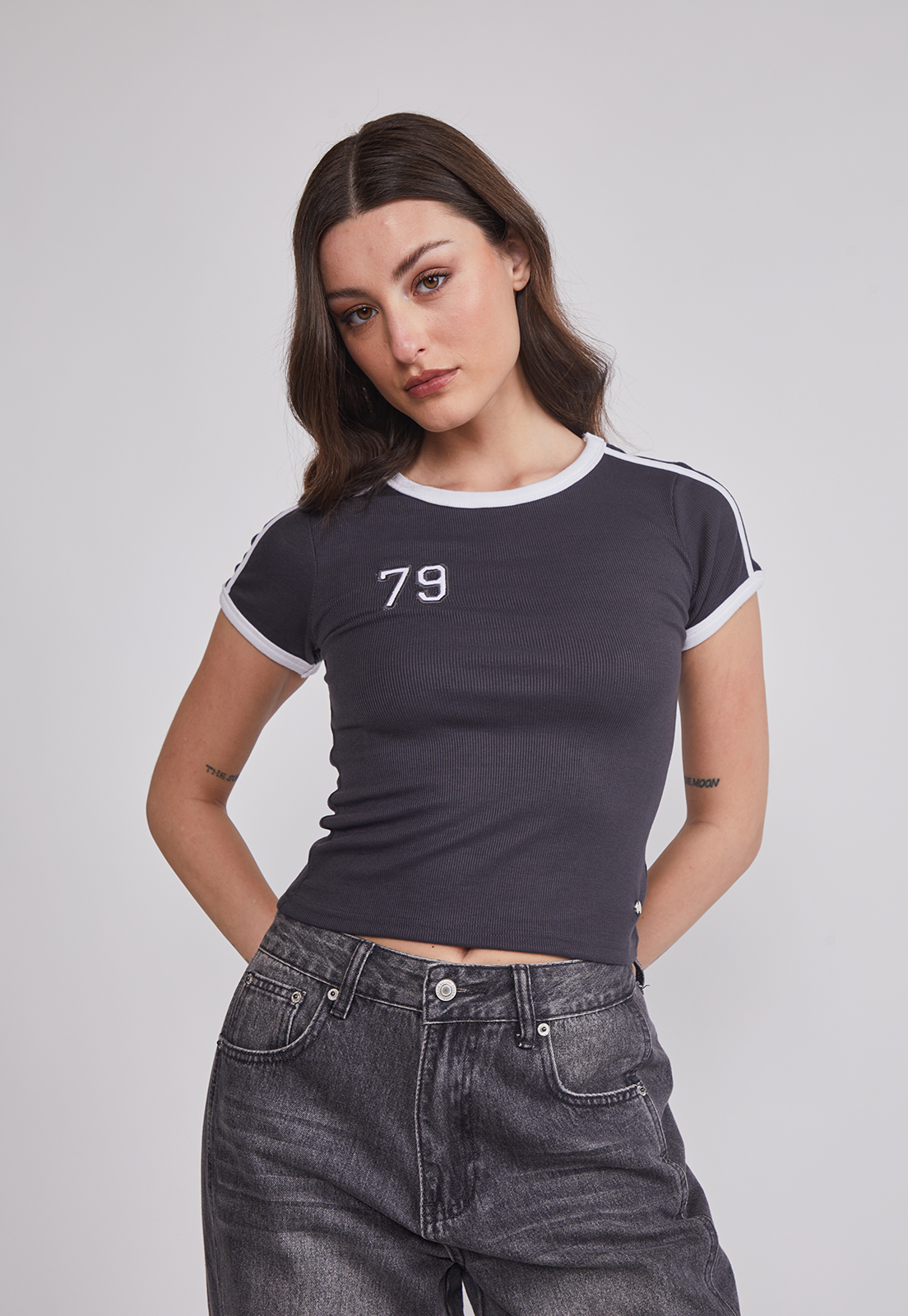 Polera Mujer Baby Tee Numero Gris Sioux 1