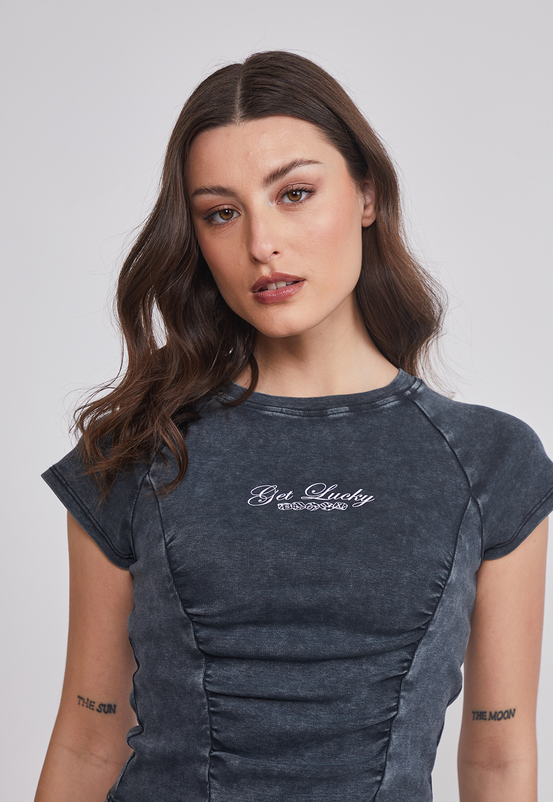 Polera Mujer Lavada Costura Gris Sioux 4