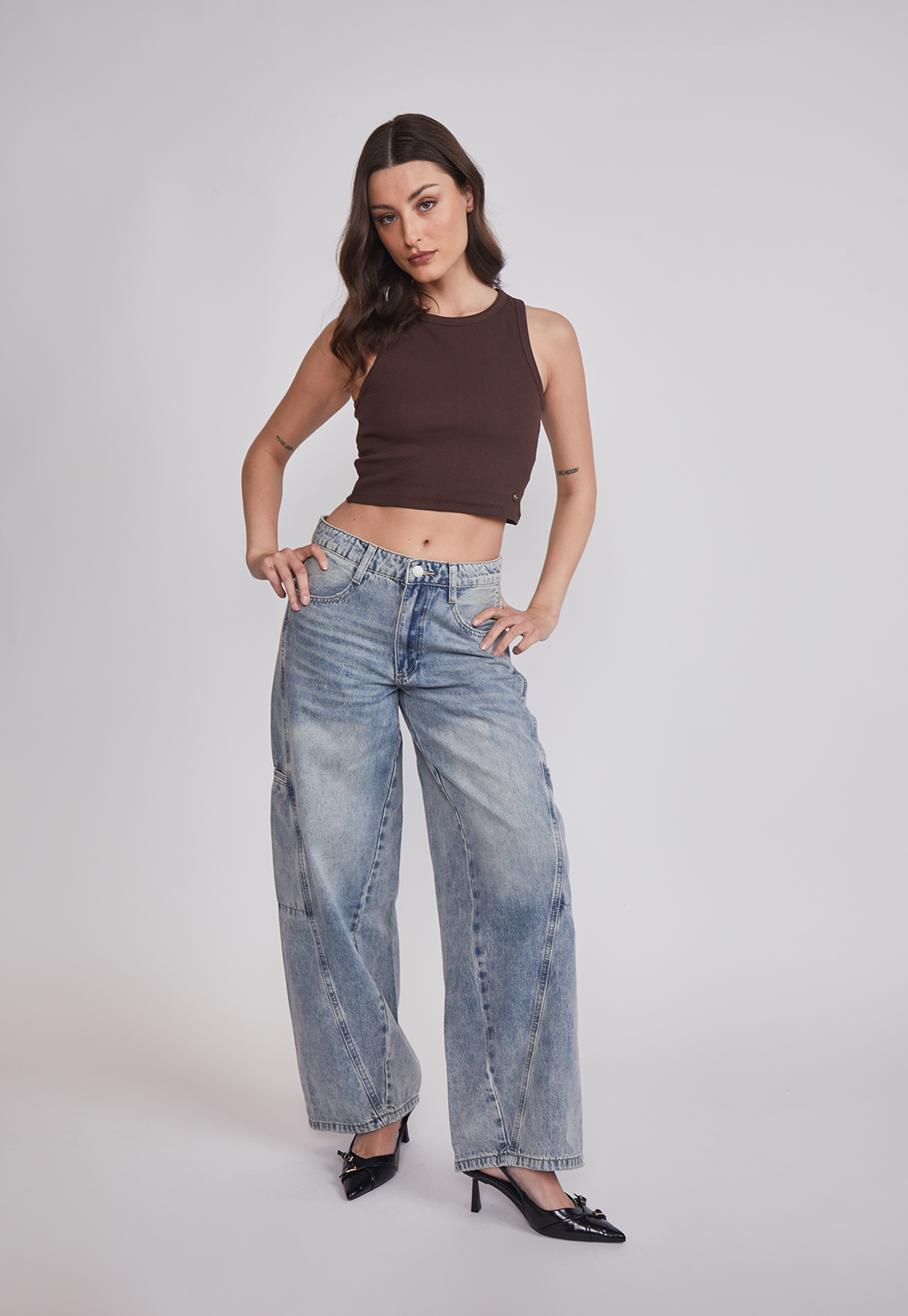 Peto Mujer Halter Crop Café Sioux 3