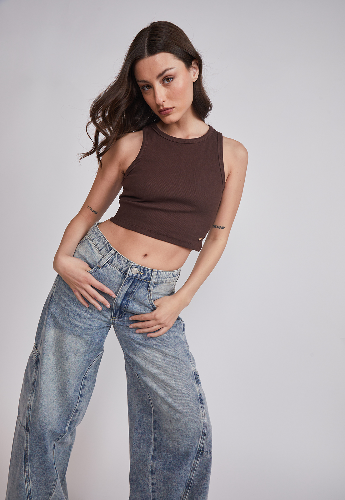 Peto Mujer Halter Crop Café Sioux 4