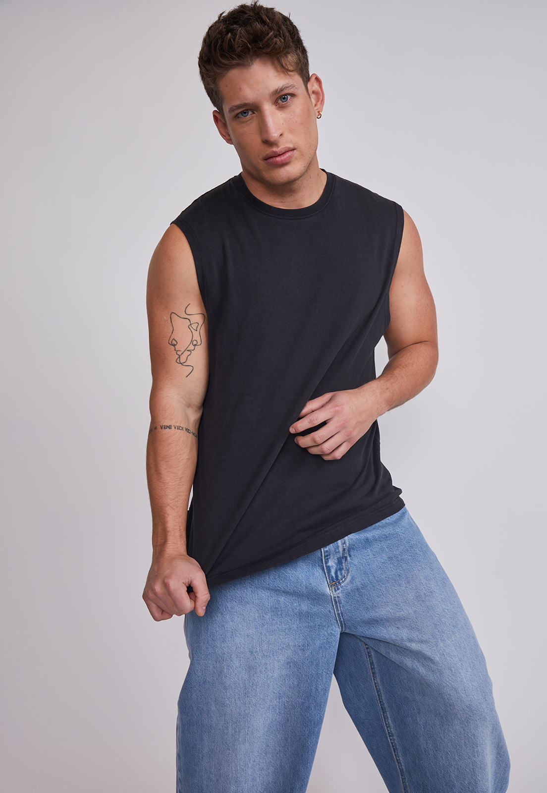 Polera Sin Manga Hombre Lavada Negro Sioux 4