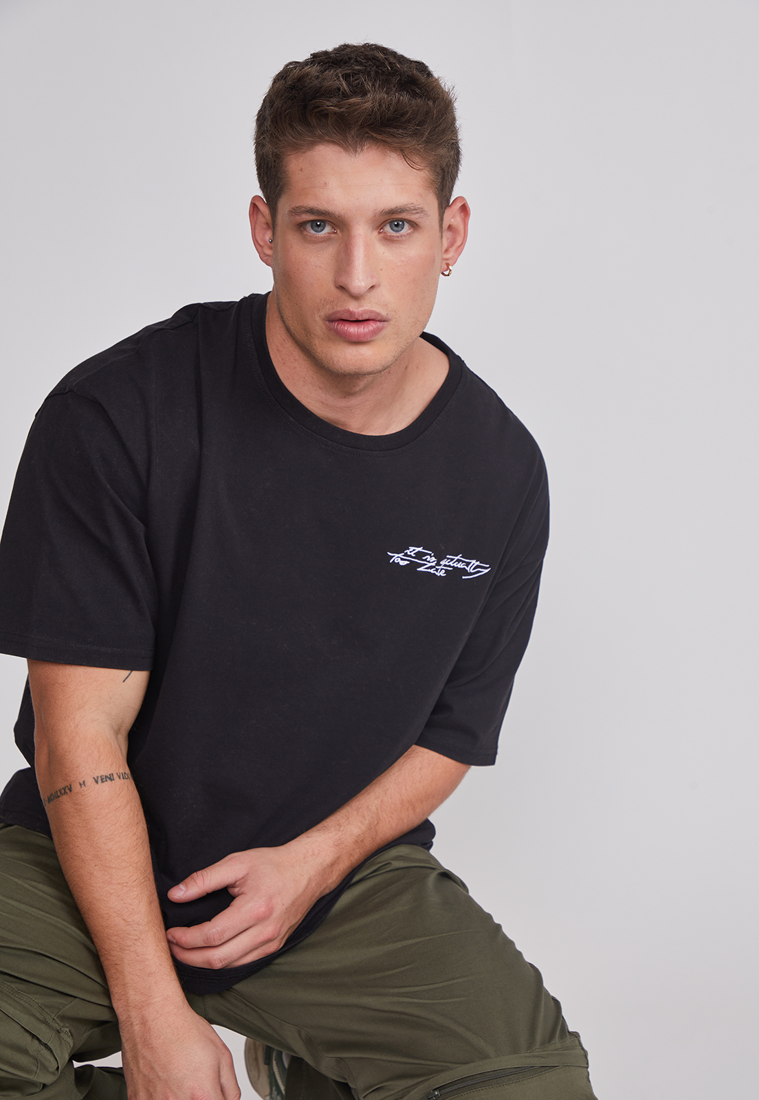 Polera Hombre Boxy Bordado Negro Sioux 4