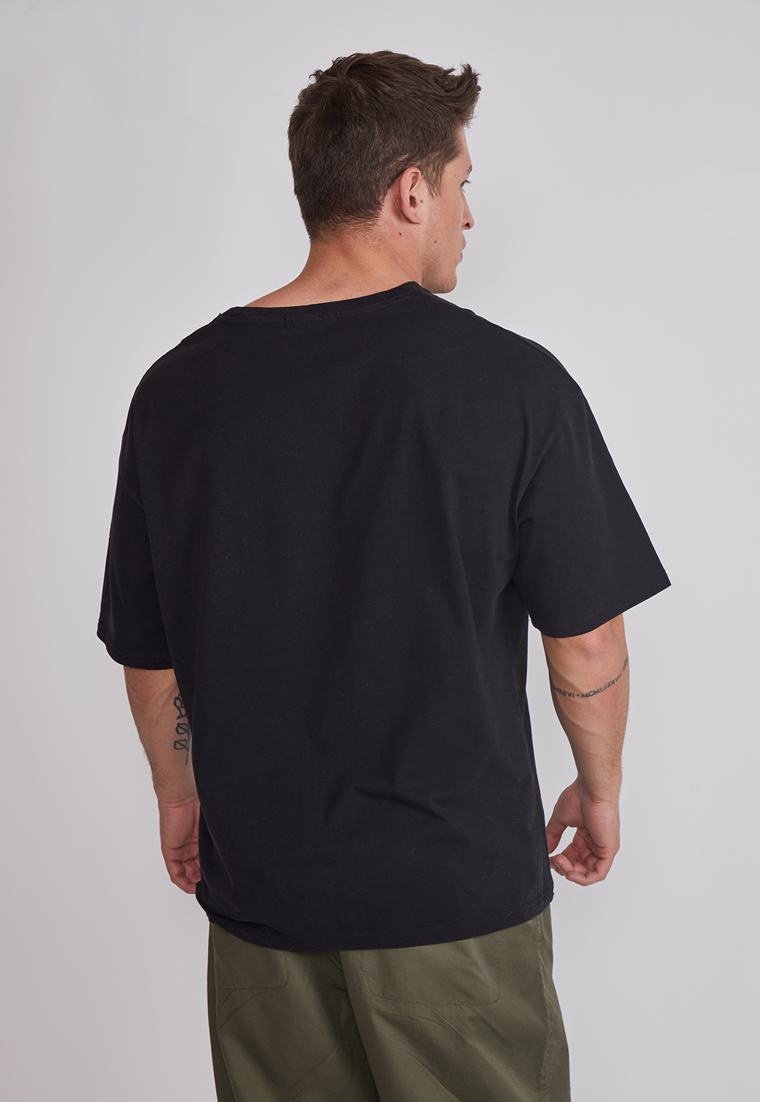 Polera Hombre Boxy Bordado Negro Sioux 2