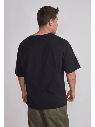 Polera Hombre Boxy Bordado Negro Sioux