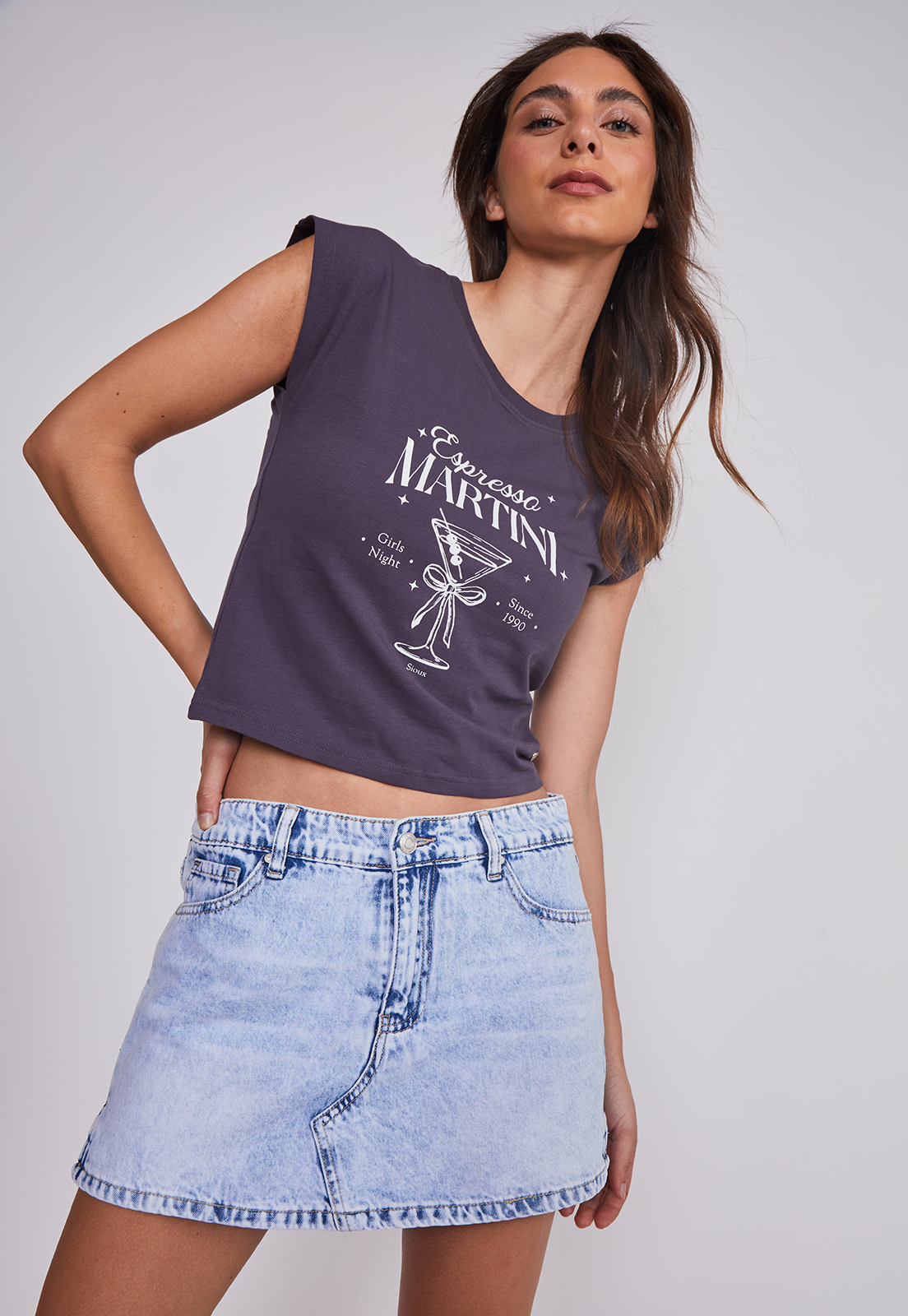 Polera Mujer Drinks Gris Sioux 2