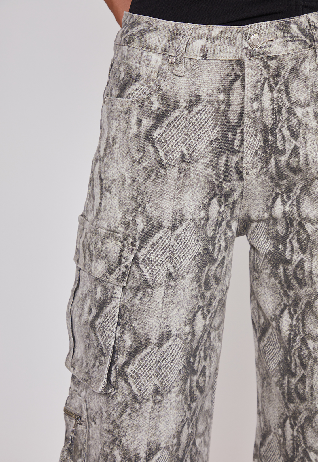 Pantalón Mujer Baggy Cargo Snake Gris Sioux 3