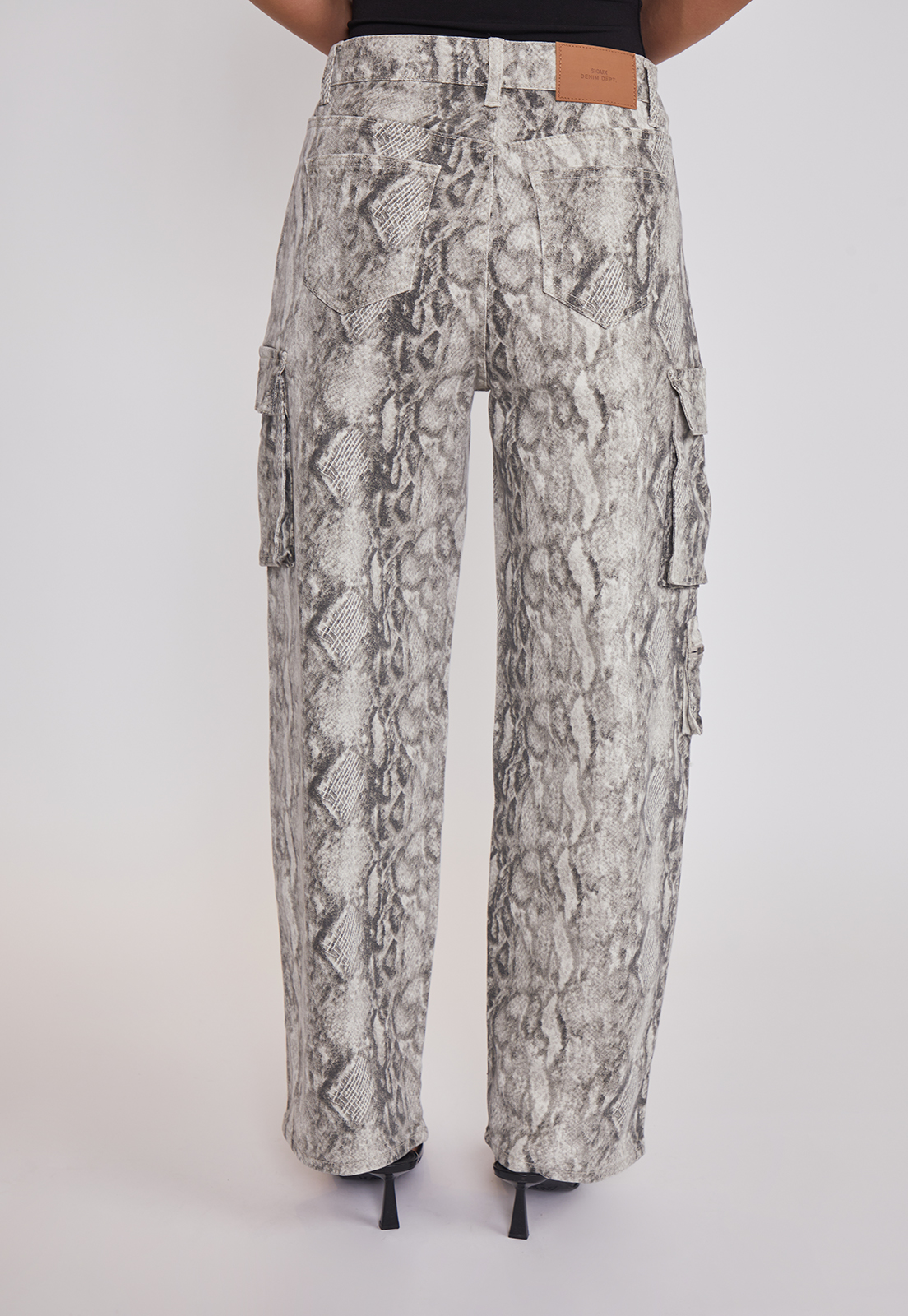 Pantalón Mujer Baggy Cargo Snake Gris Sioux 4