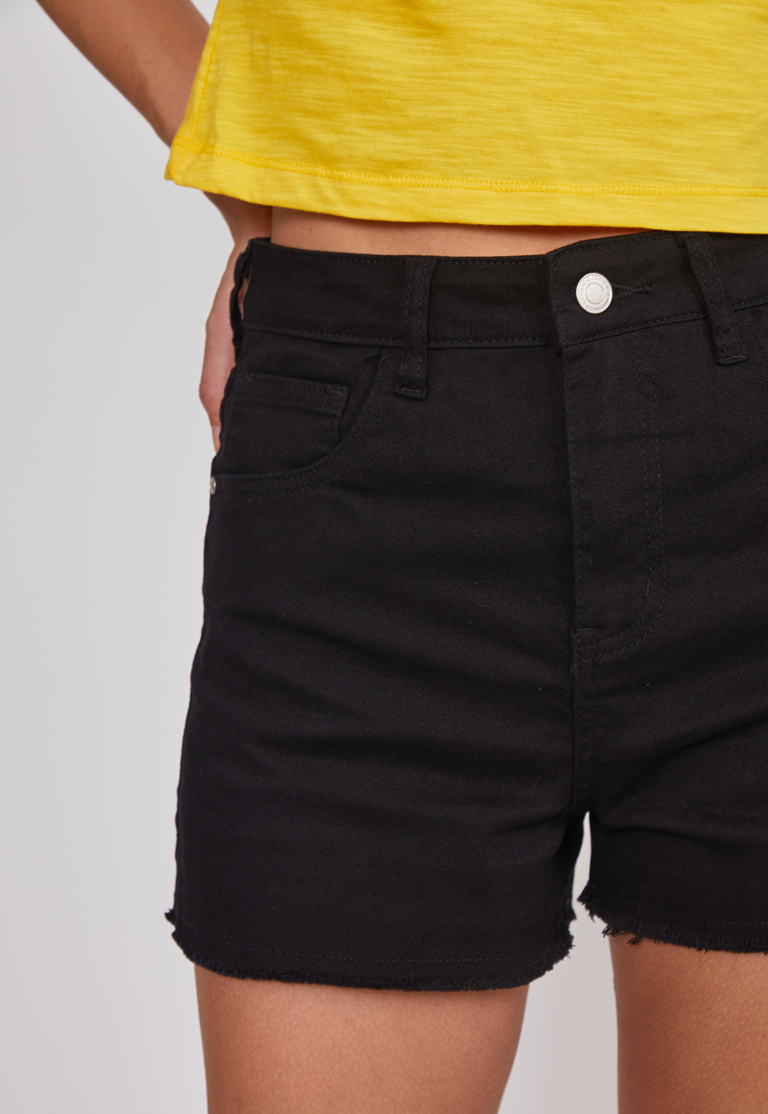 Short Mujer Tiro Alto Elasticado Negro Sioux 2