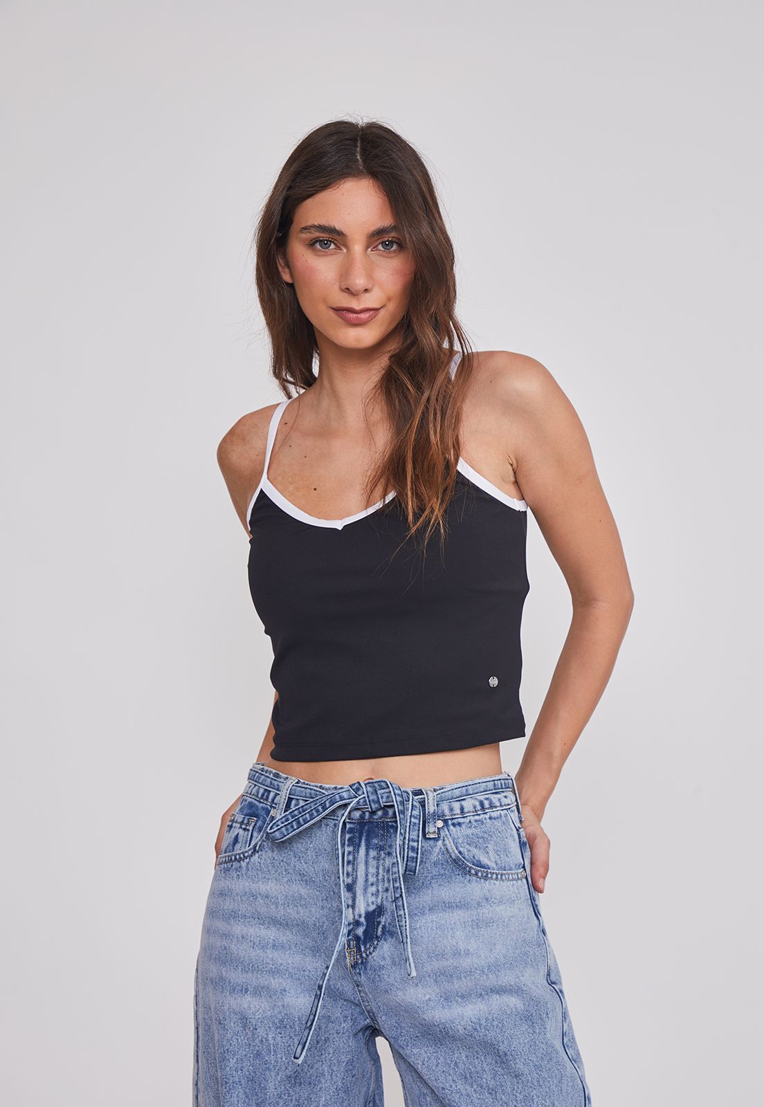 Peto Mujer Vivo Contraste Negro Sioux 1