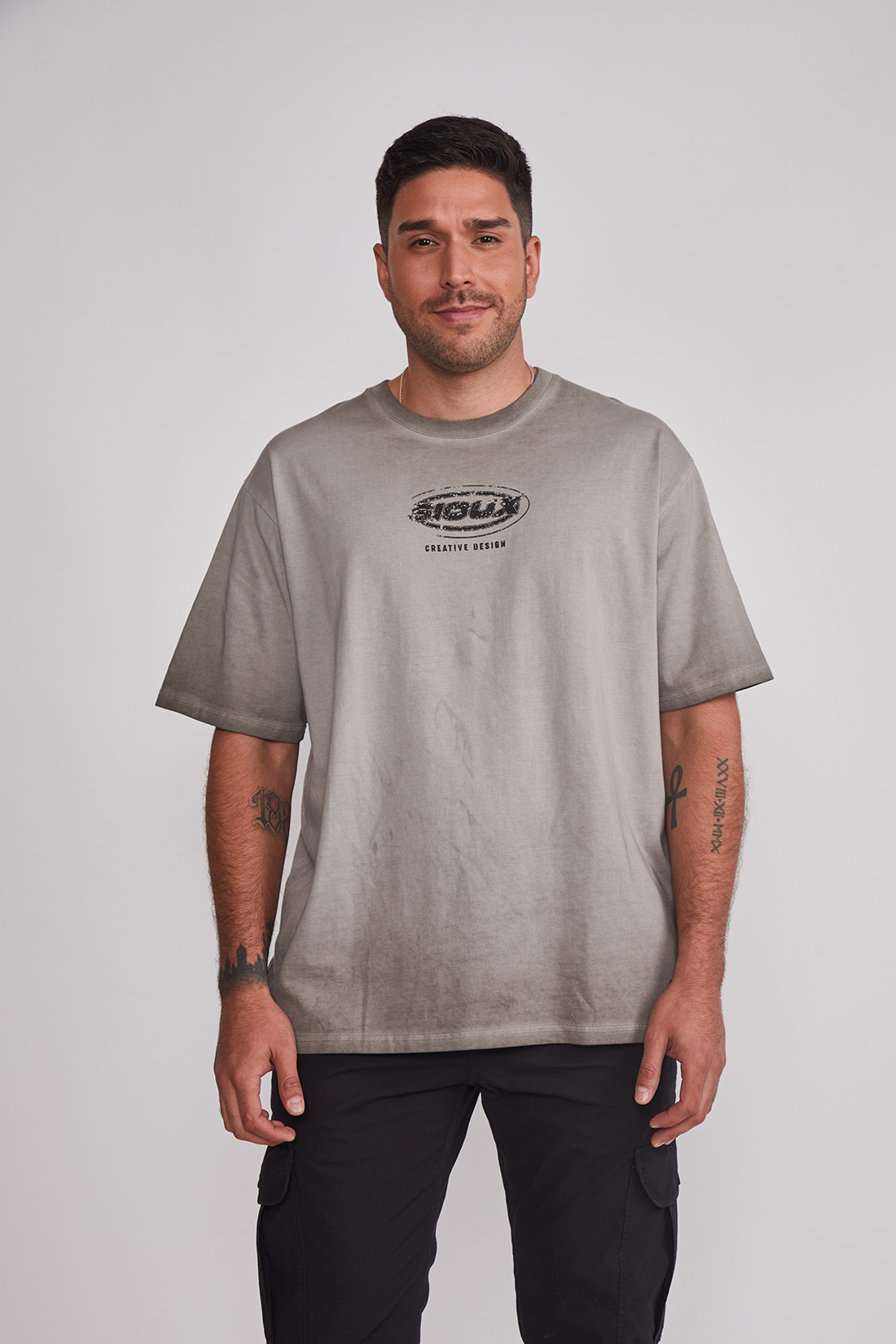 Polera Hombre Desgastado Relaxed Café Sioux 1