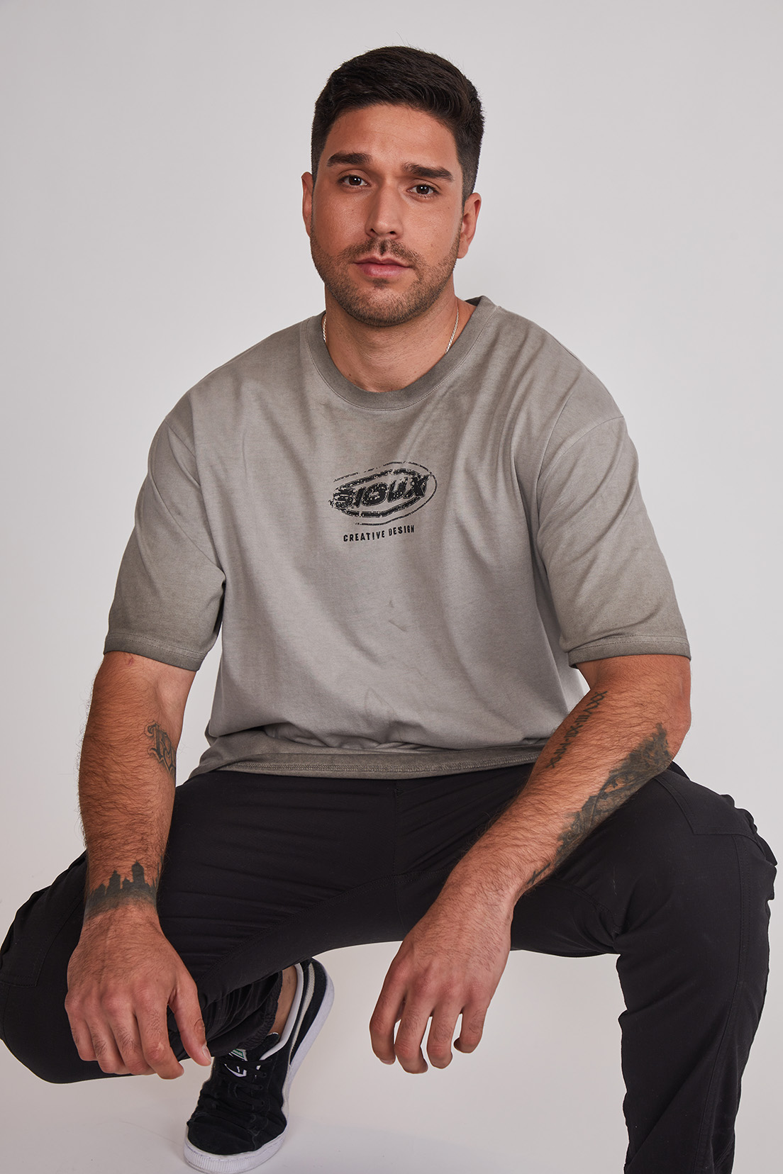 Polera Hombre Desgastado Relaxed Café Sioux 3