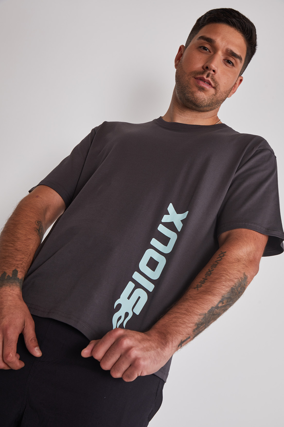Polera Hombre Boxy Gris Sioux 3