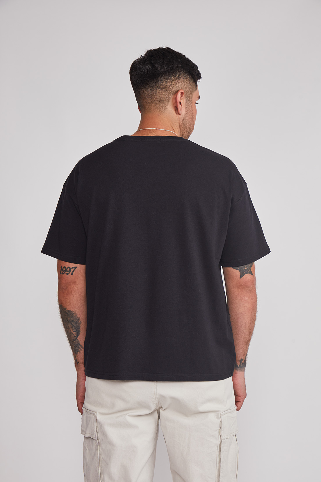 Polera Hombre Boxy Pegasus Negro Sioux 2