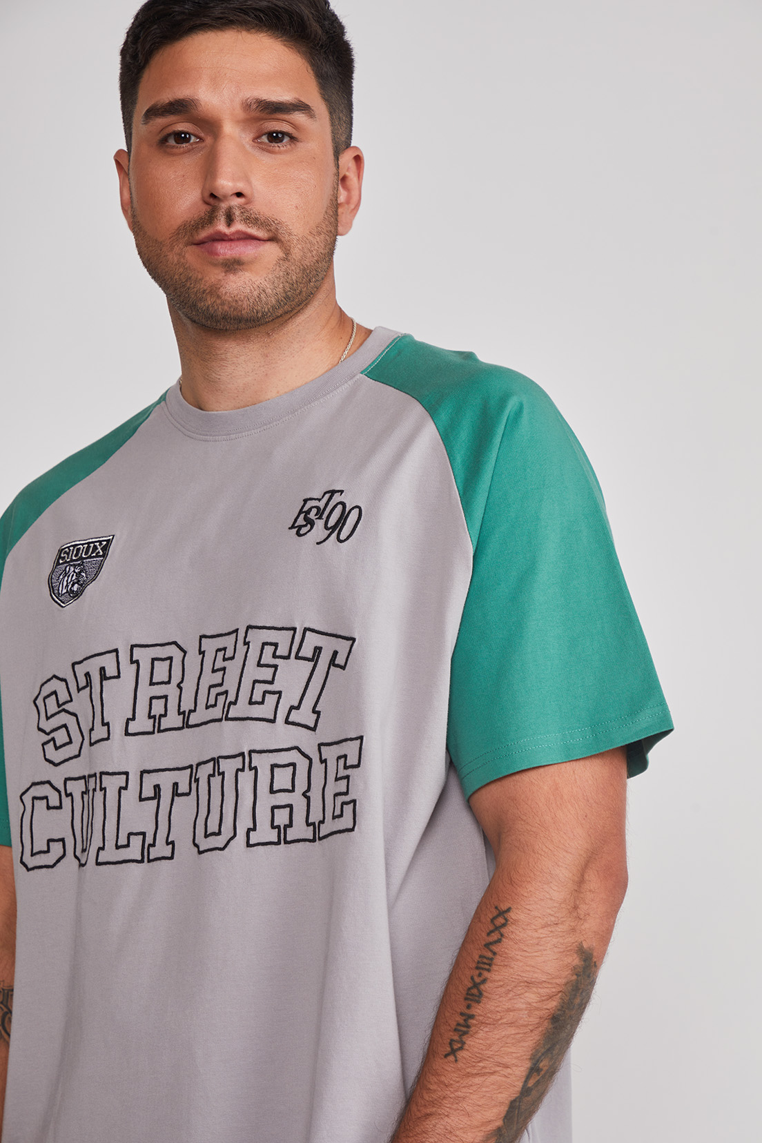 Polera Hombre Street Gris Sioux 4