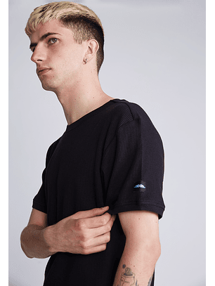 Polera Waffle Con Bolsillo Negro Sioux