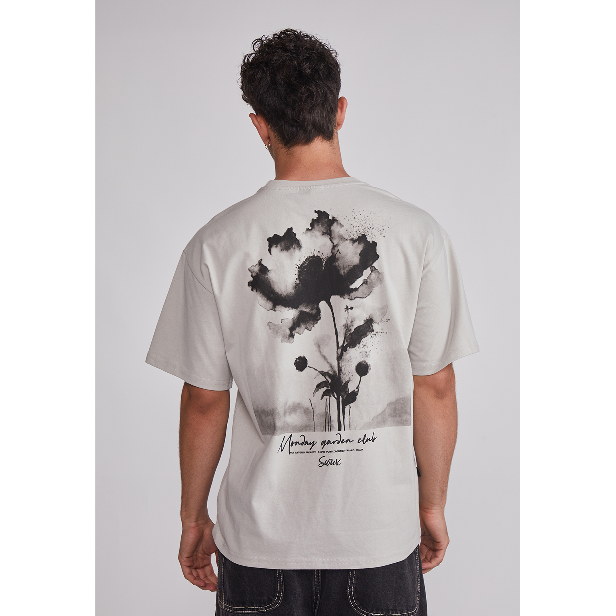 Polera Hombre Flor Grande Gris Sioux 1